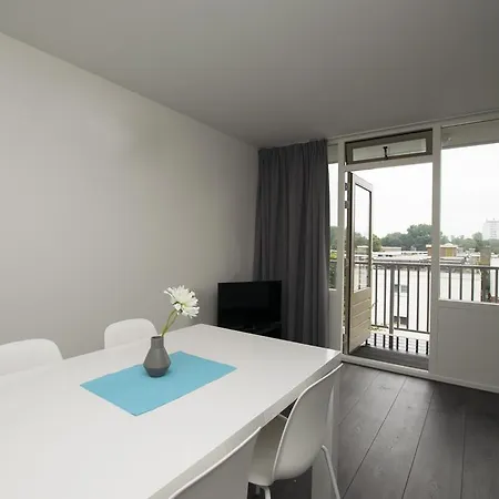 White Moon Appartement *